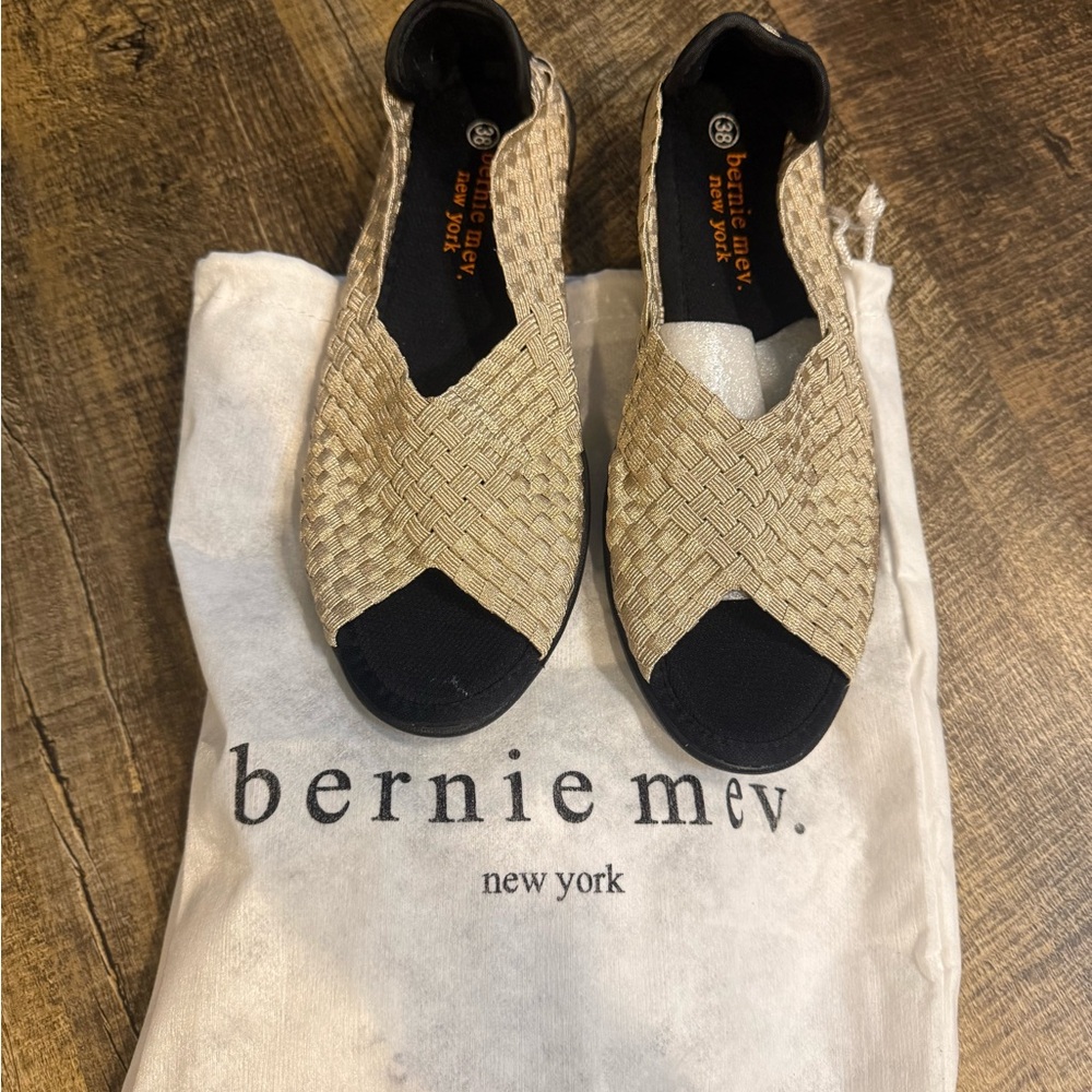 bernie mev. Beige Woven Peep-Toe Slip-On Flats with Black Toe